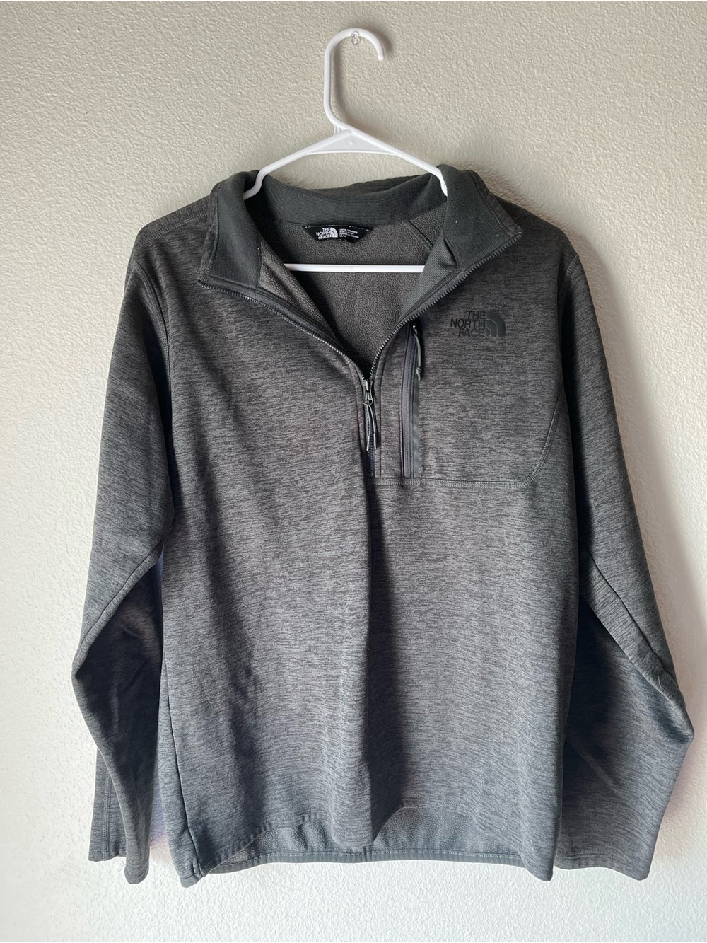 The North Face Men's Charcoal Gray Half-Zip Pullover